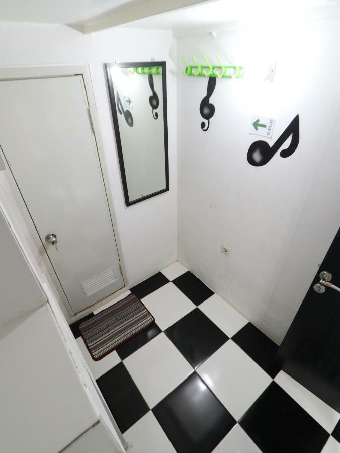 Kamar Keluarga Duri Kosambi Hotel Jakarta Buitenkant foto